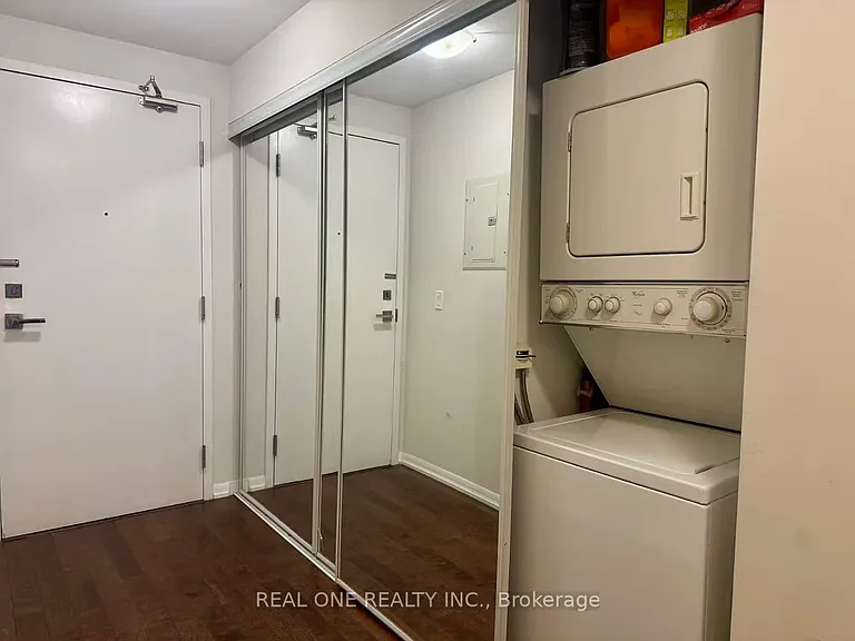 832 Bay St #602 — Photo 9