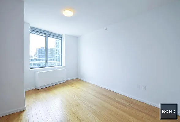 Rented by Bond New York | media 3