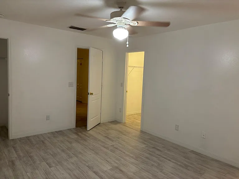 244 Hammock Ct — Photo 11