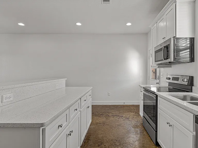 Kitchen | 2 Bed 2.5 Bath | The Cabernet