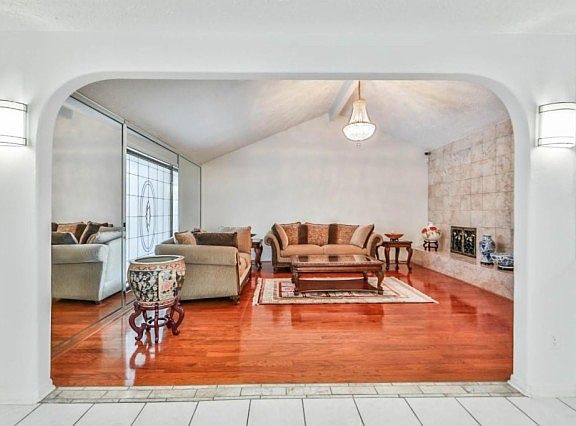 3rd image of 11606 Olivewood Dr