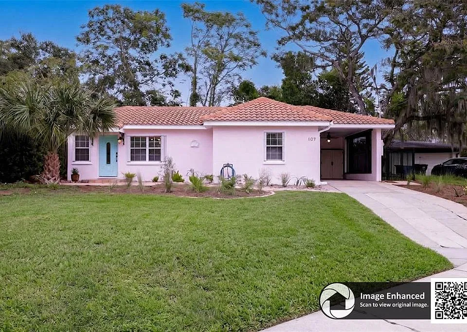 107 NE Ivanhoe Blvd