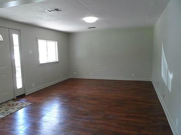 4th image of 42 Maplewood Dr