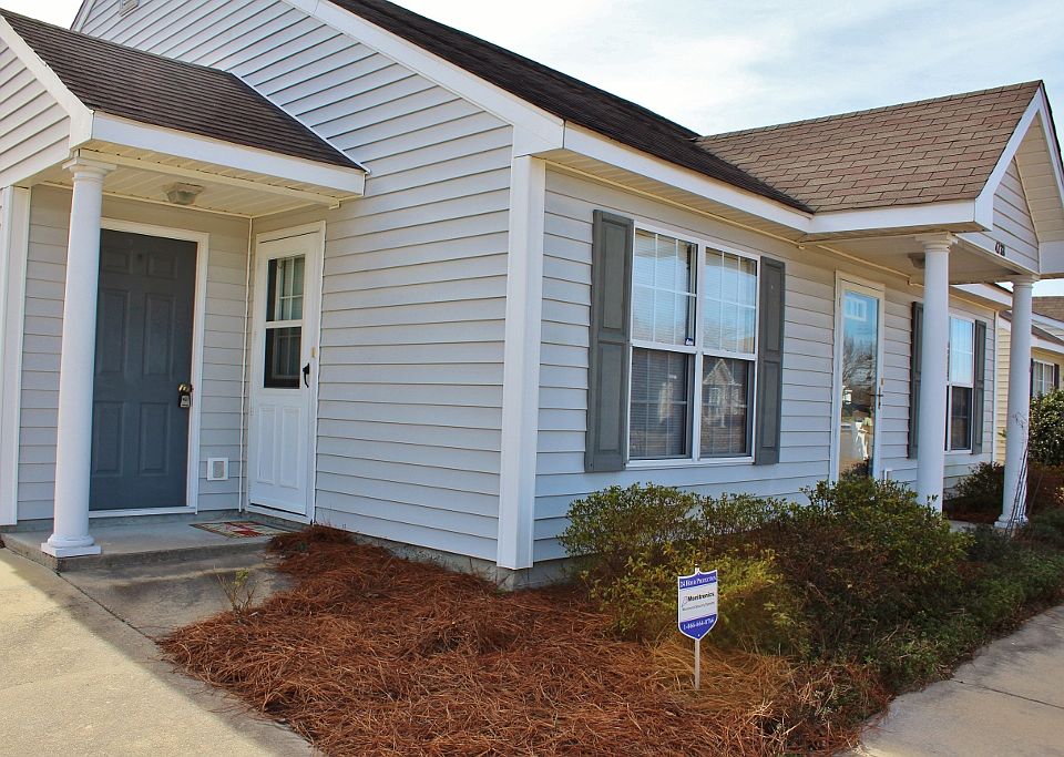 1st image of 4733 Honeysuckle Ln