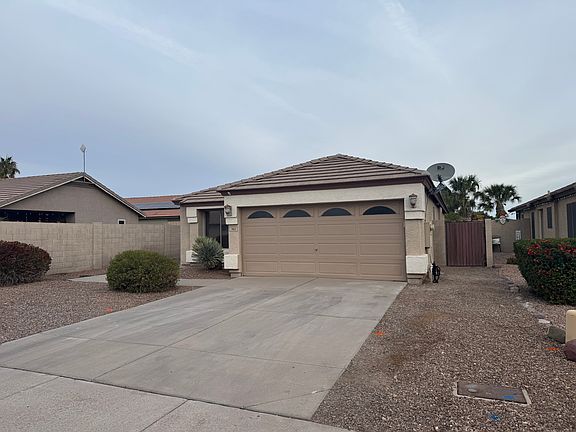 3rd image of 743 S Sequoia Dr