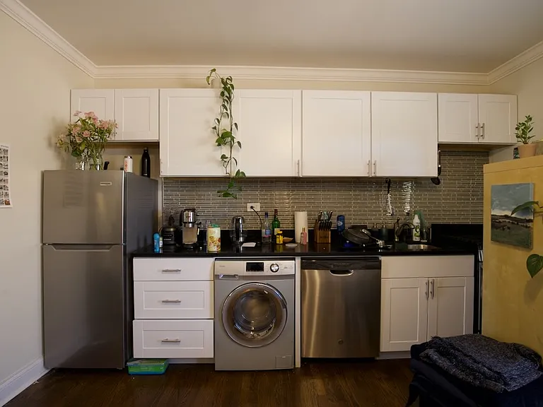 2129 N Dayton St #403 — Photo 3