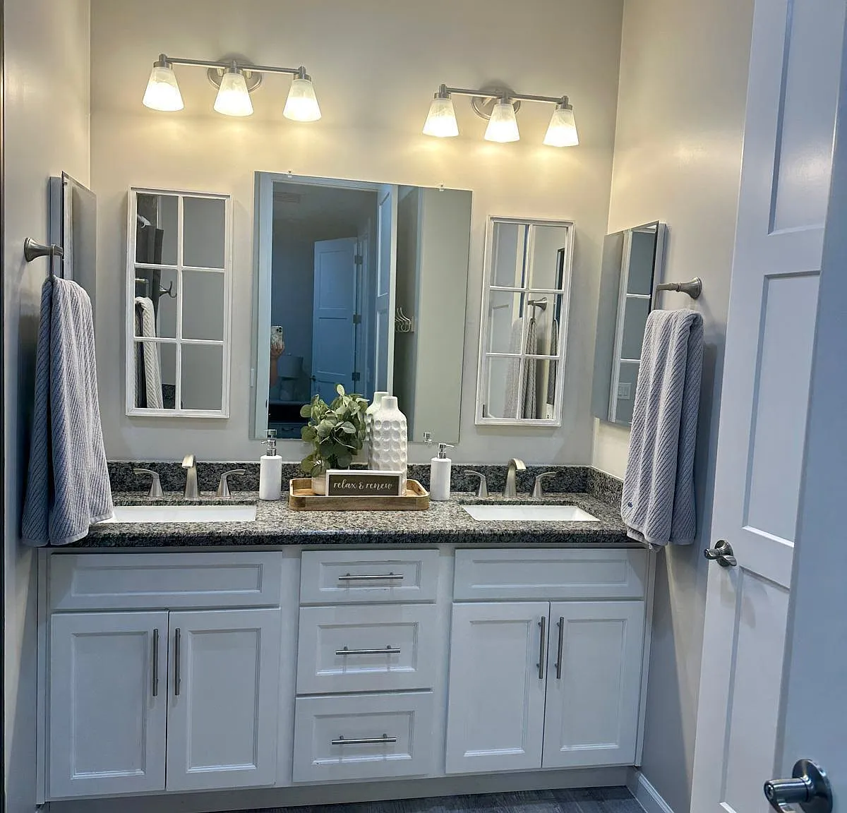 4 bed, 2.0 bath, 2064 sqft, $2,200 — Photo 3