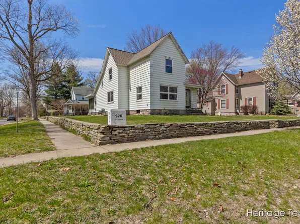 926 S Jefferson St, Hastings, MI 49058