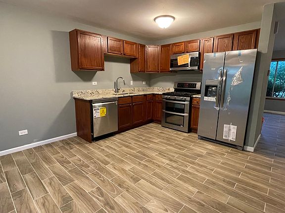5th image of 3062 Winchester Ct W