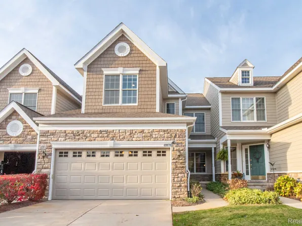 49970 Blackberry Trl, Novi, MI 48374