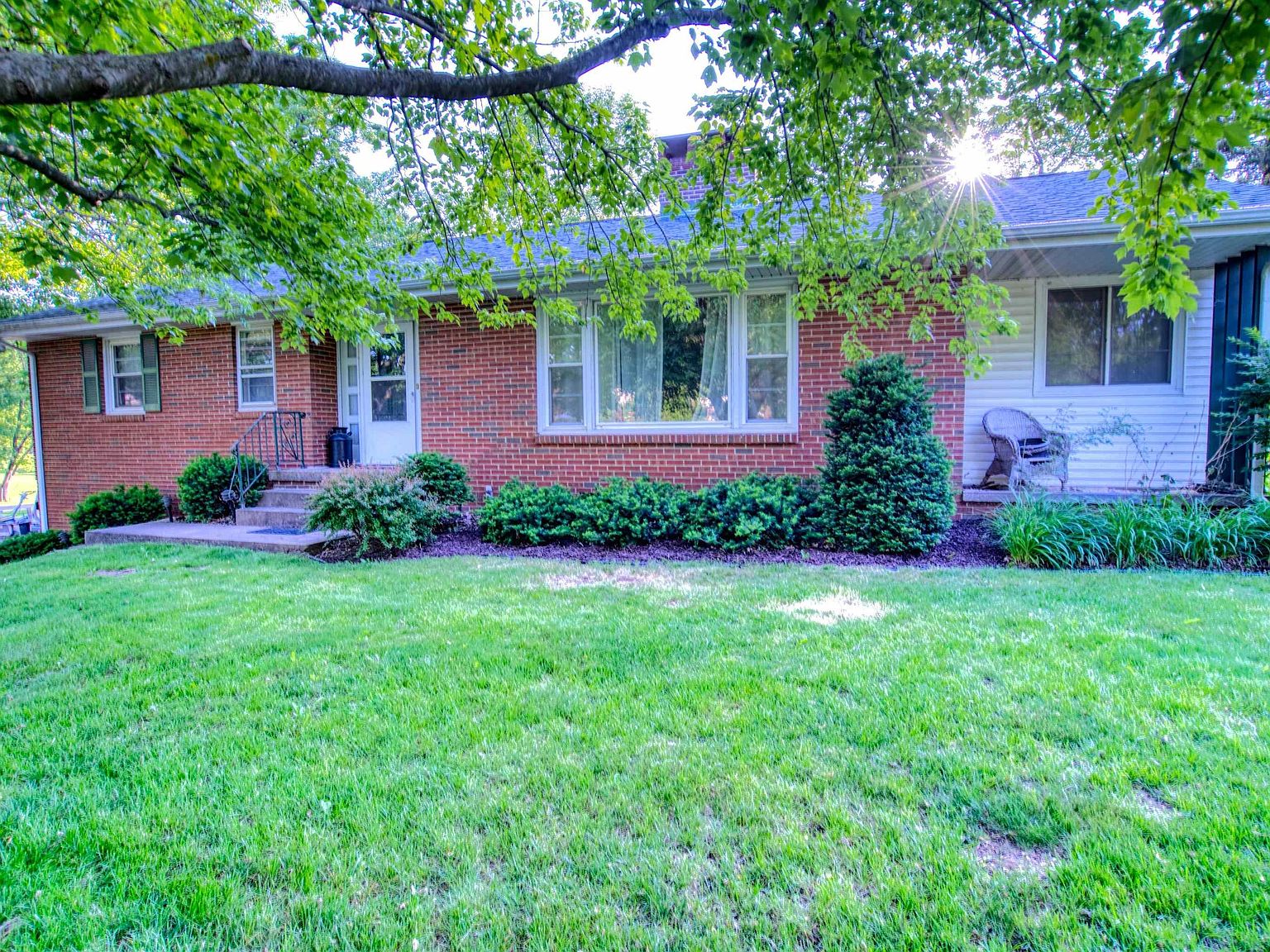 313 S Henderson St, Toulon, IL 61483 Zillow