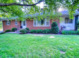 313 S Henderson St, Toulon, IL 61483