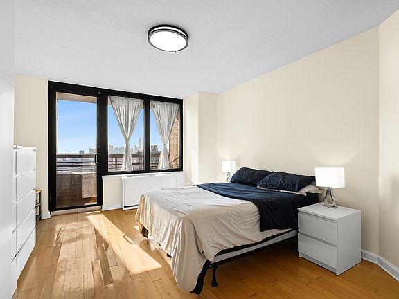 3rd image of 330 E 38th St APT 37A