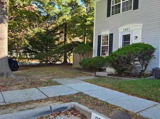 7901 Old Carriage Trl, Alexandria, VA 22315