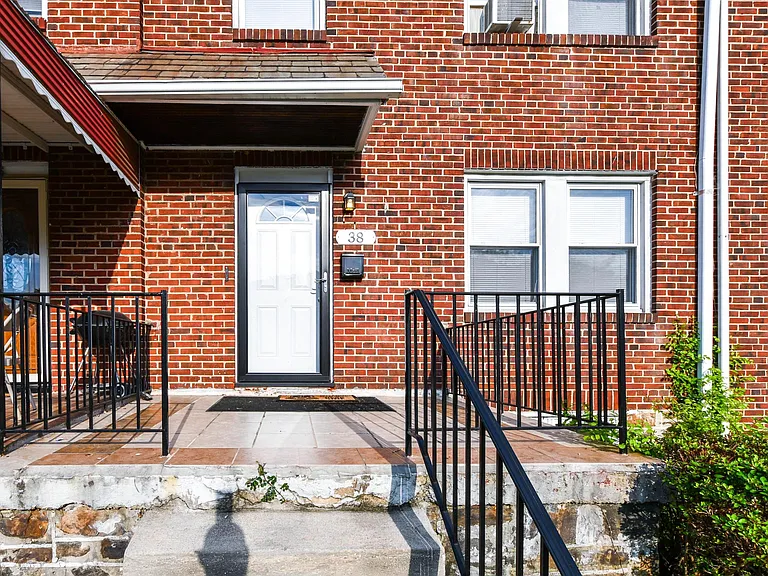 38 N Rosedale St — Photo 2