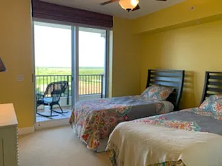 3rd bedroom with 2 Twin beds