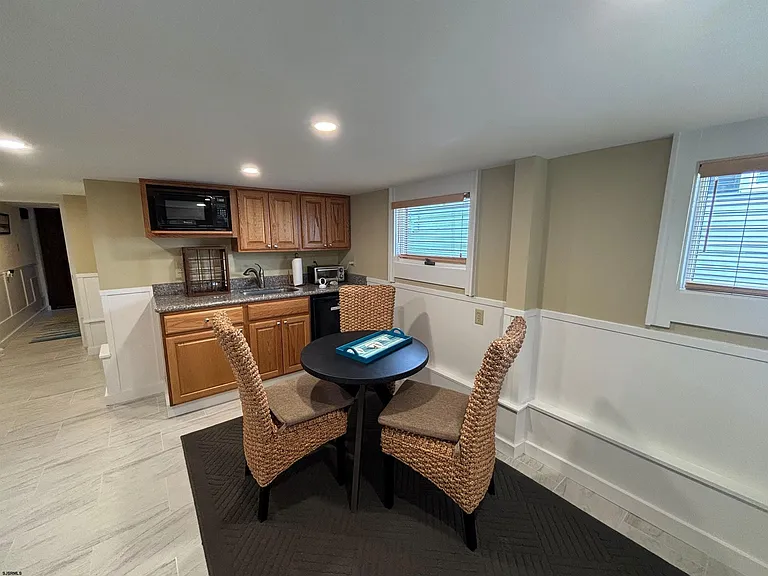 7 N Delavan Ave — Photo 10