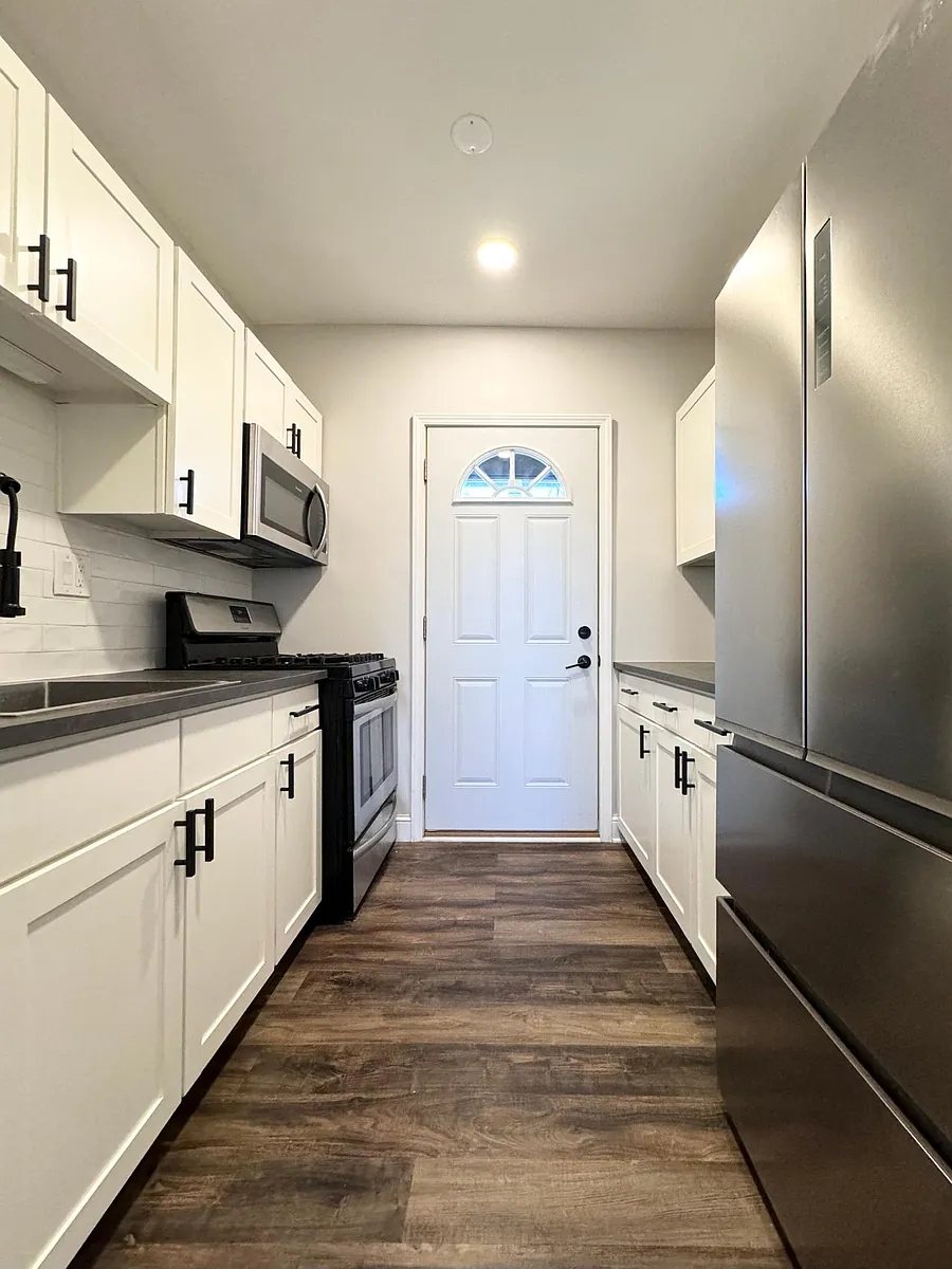 Building Photo - 3405 S Lowe Ave #1B