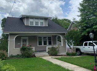 813 Maple Rd, Charleston, WV 25302