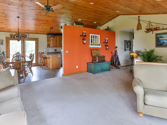 4th image of 13814 Clear Creek Dr NE
