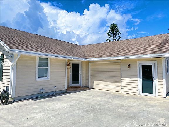 3rd image of 2135 Dock St #2135