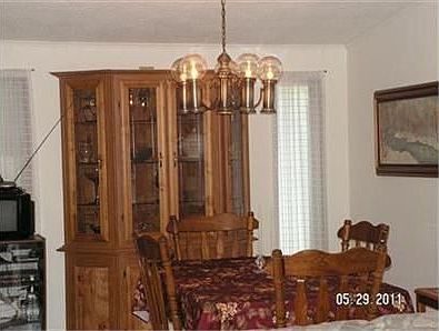 4th image of 20 River Bend Dr