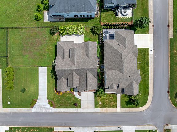 2nd image of 22 Hammock Dr