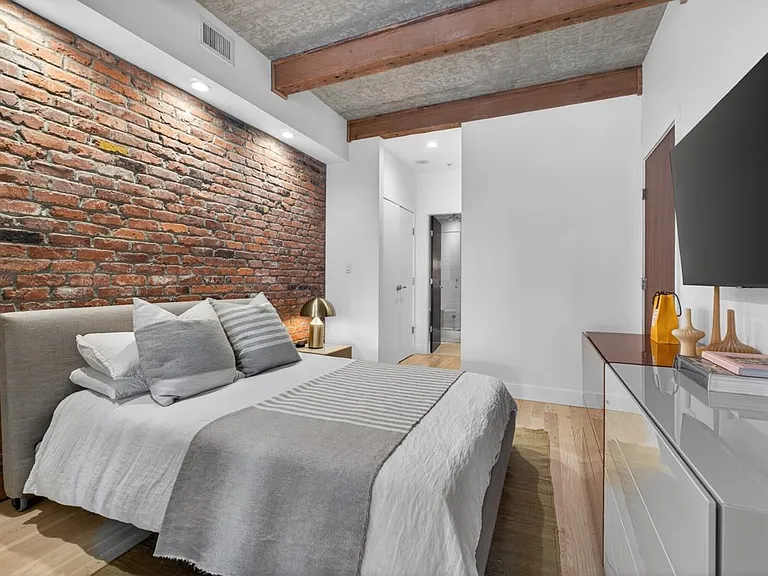 1180 Homer St #504 — Photo 14