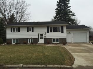 606 S 6th St, Milbank, SD 57252