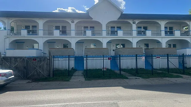 377-387 Lechner Ave #379-1/2