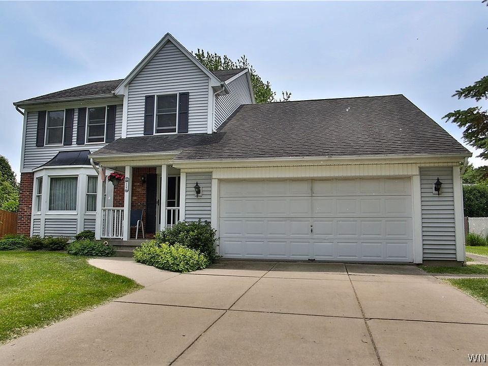 1st image of 15 Roundwood Ct