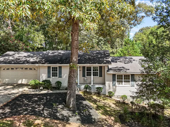 102 Crestwood Cir, Centerville, GA 31028