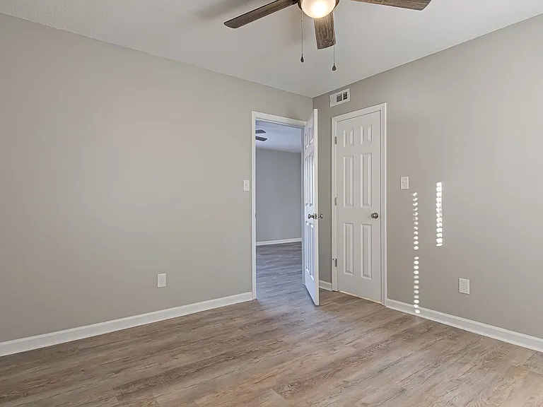 525 12th St SW #17 — Photo 30
