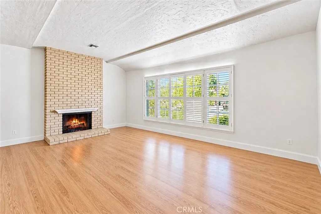 4 bed, 1730 sqft, $7,750 — Photo 4