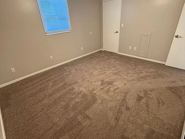 918 Pearson Cir #2 — Photo 11