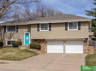 11104 Y St, Omaha, NE 68137