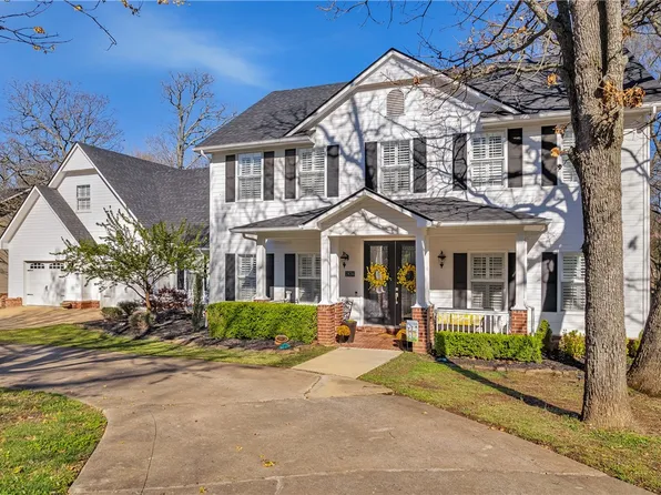 2838 E Brandon Cir, Fayetteville, AR 72703