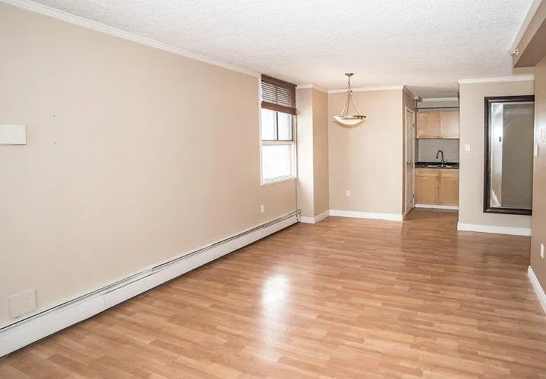 1240 12th Ave SW #502 — Photo 3
