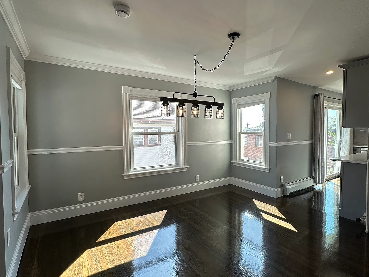 3 bed, 1500 sqft, $3,200 — Photo 2
