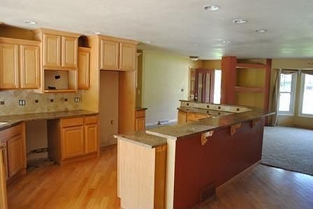 2nd image of 5340 S 121st St