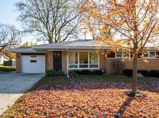 705 Grant St, Harvard, IL 60033
