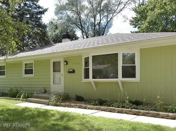 200 Pauline Dr, Elgin, IL 60123