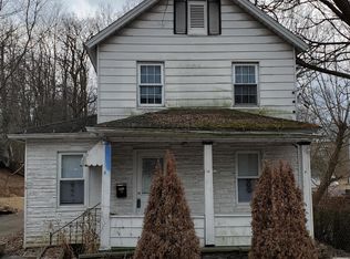 19 Midland St, Simpson, PA 18407