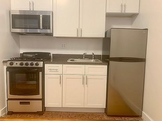 2nd image of 348 W 45th St APT 3B