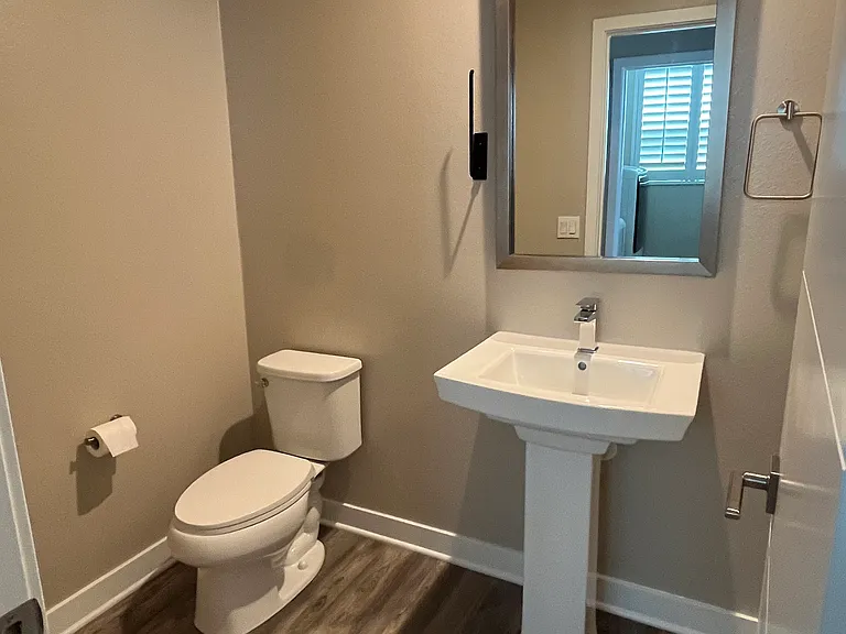 715 Seaside St — Photo 8