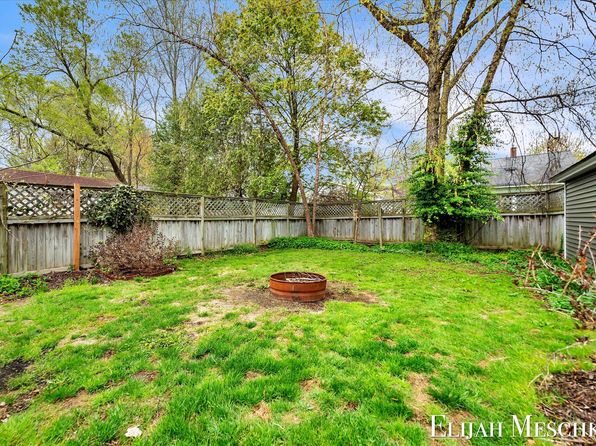 1344 Covell Ave NW, Grand Rapids, MI 49504