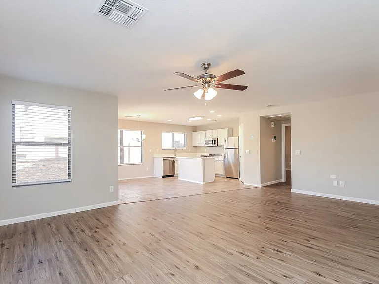 2229 E 35th Ave — Photo 5