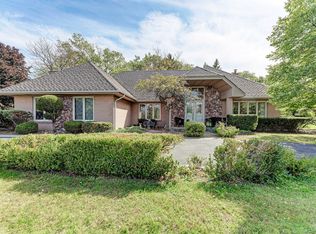 14 Kingston Dr, Oak Brook, IL