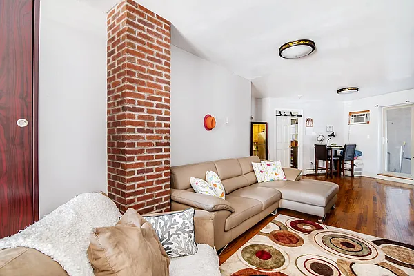 Rented by Compass | media 57