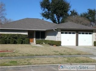 9811 Charmont Rd, La Porte, TX 77571